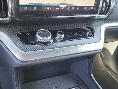 2025 Ford Expedition Platinum®