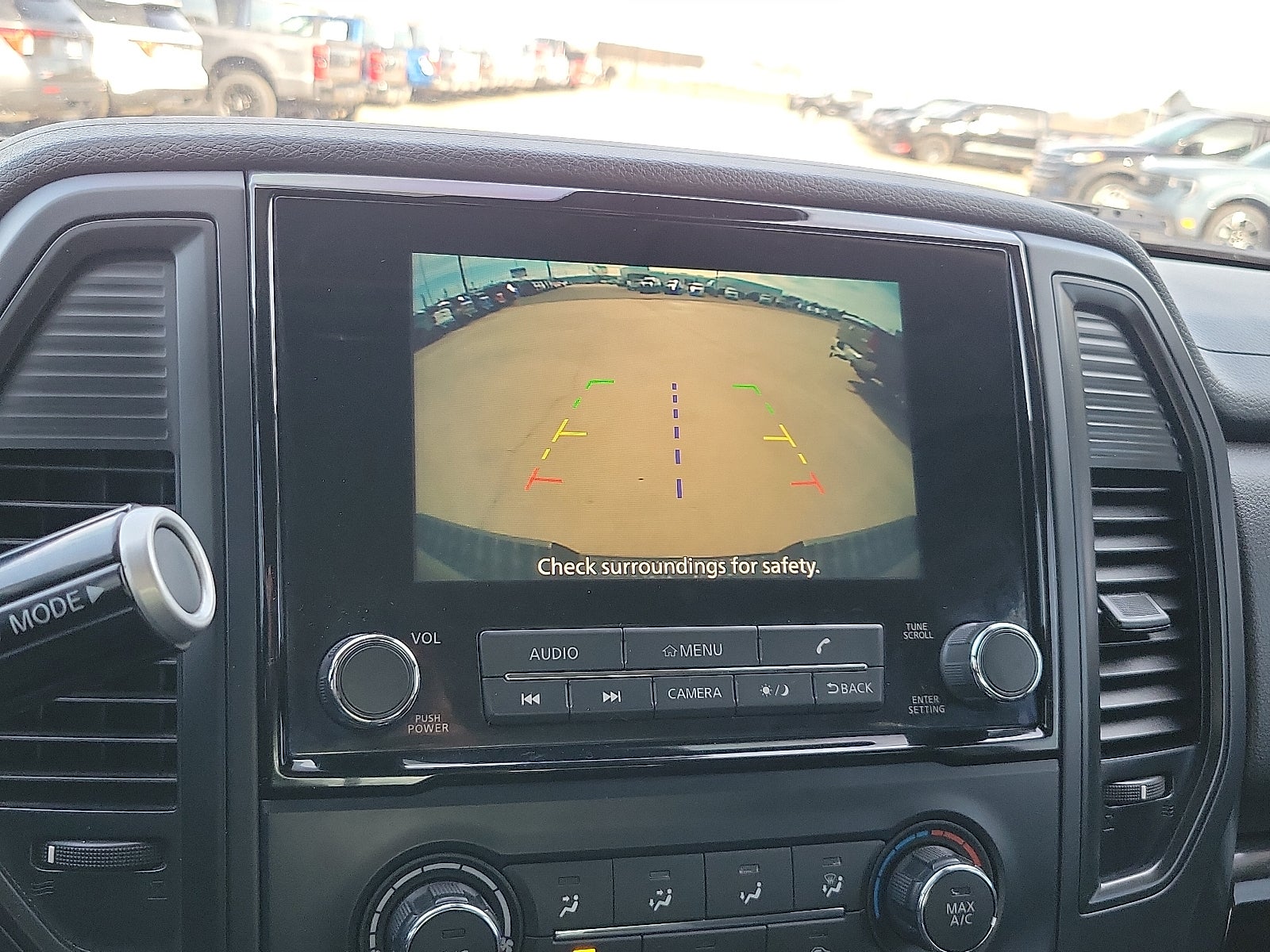 2022 Nissan Titan SV