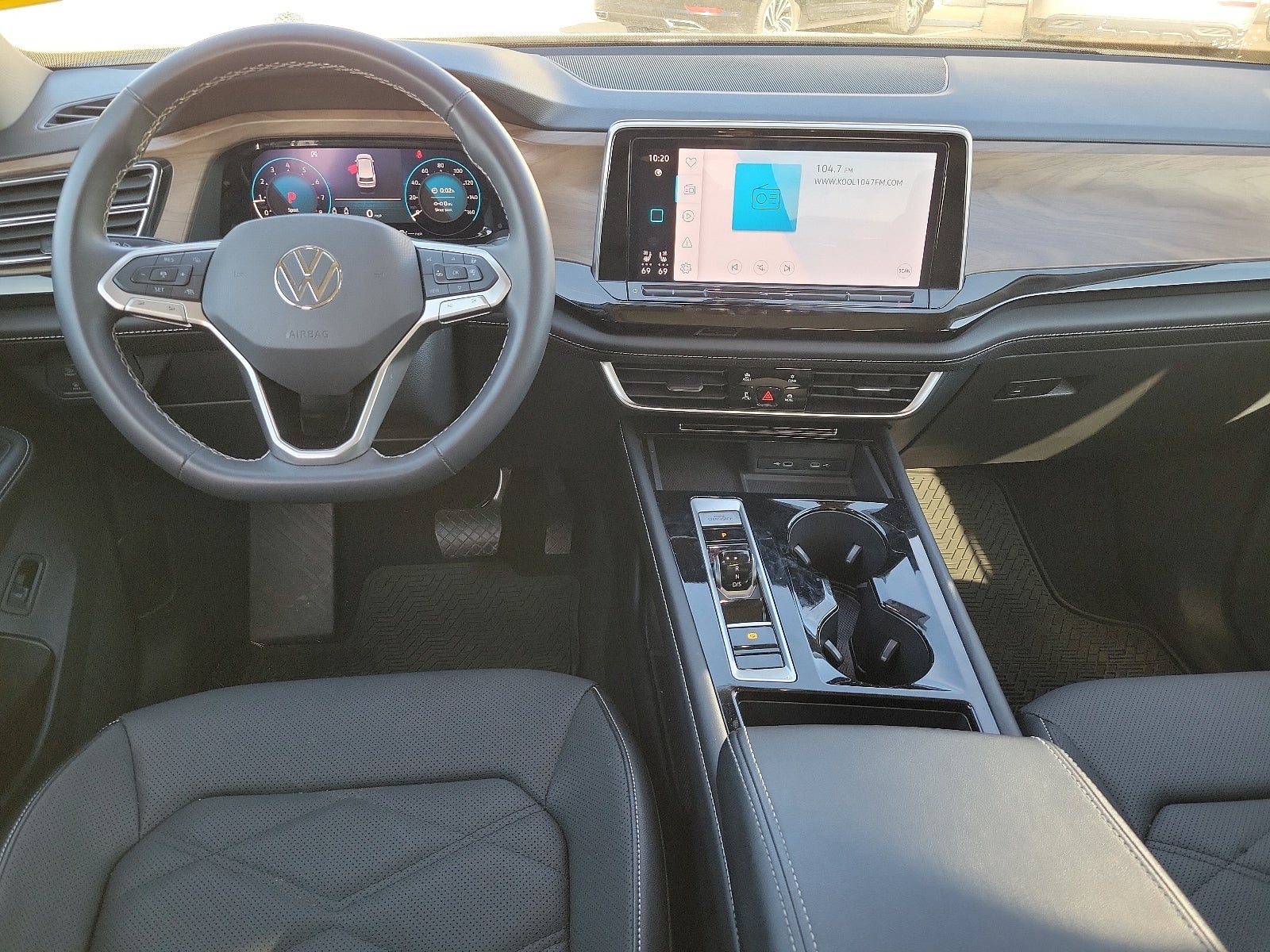 2024 Volkswagen Atlas 2.0T SE w/Technology