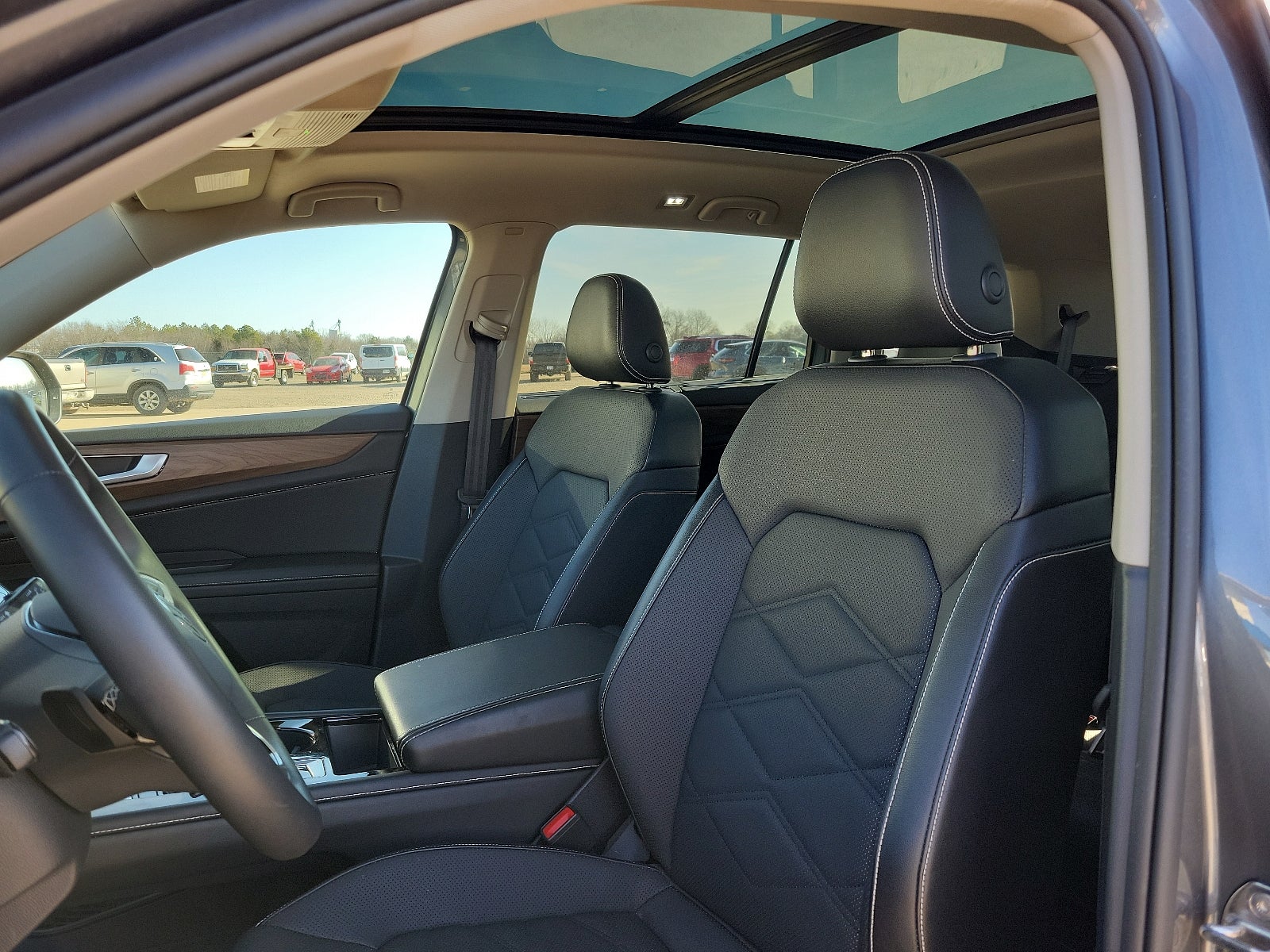 2024 Volkswagen Atlas 2.0T SE w/Technology