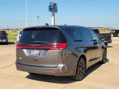 2022 Chrysler Pacifica Hybrid Hybrid Touring L