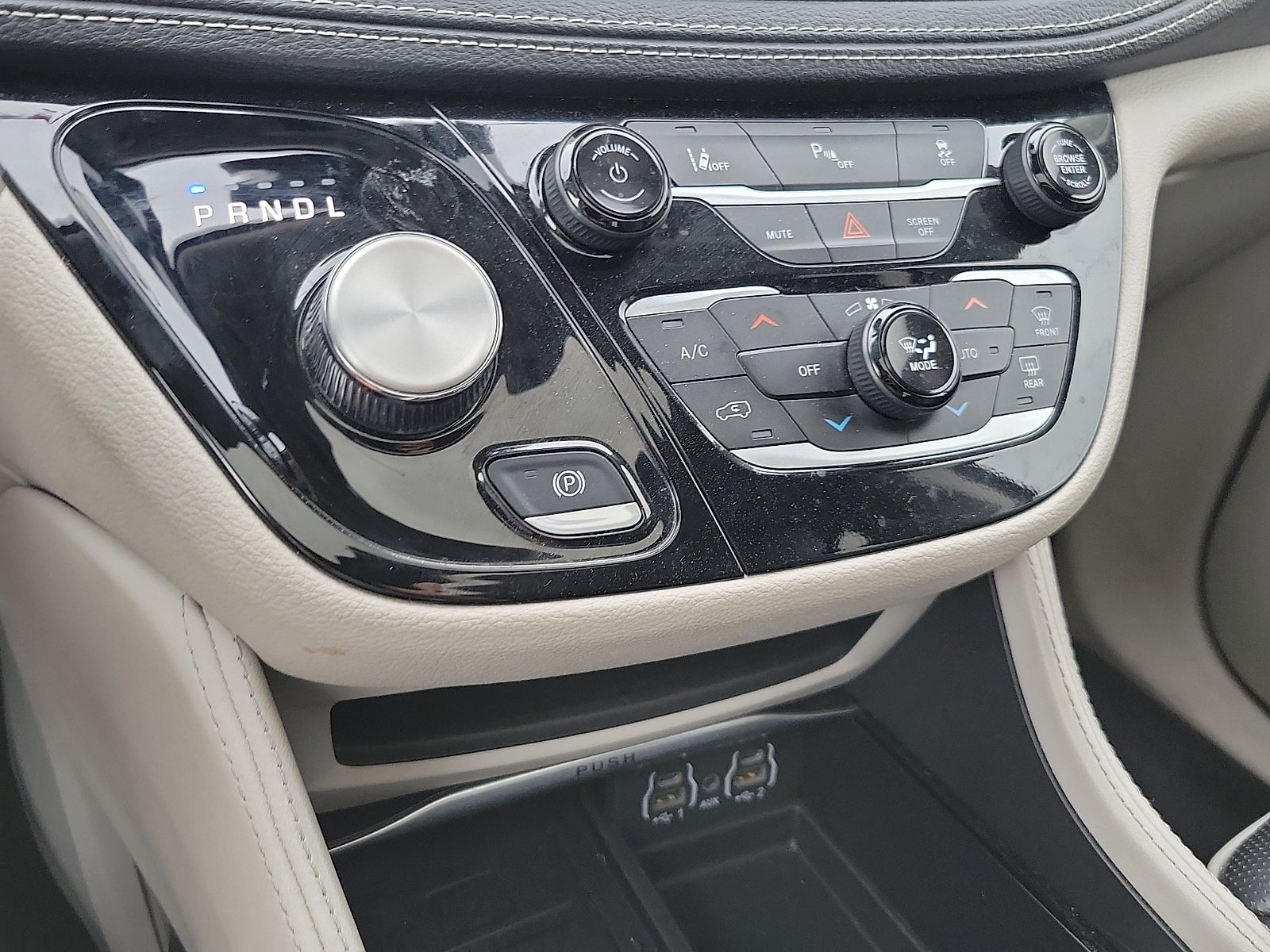 2023 Chrysler Pacifica Hybrid Hybrid Limited