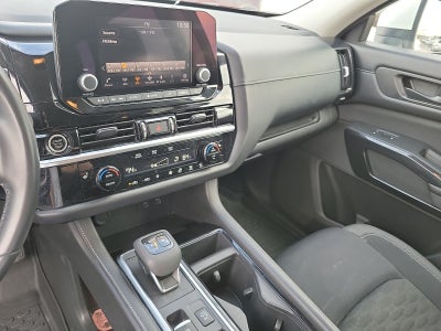 2023 Nissan Pathfinder SV