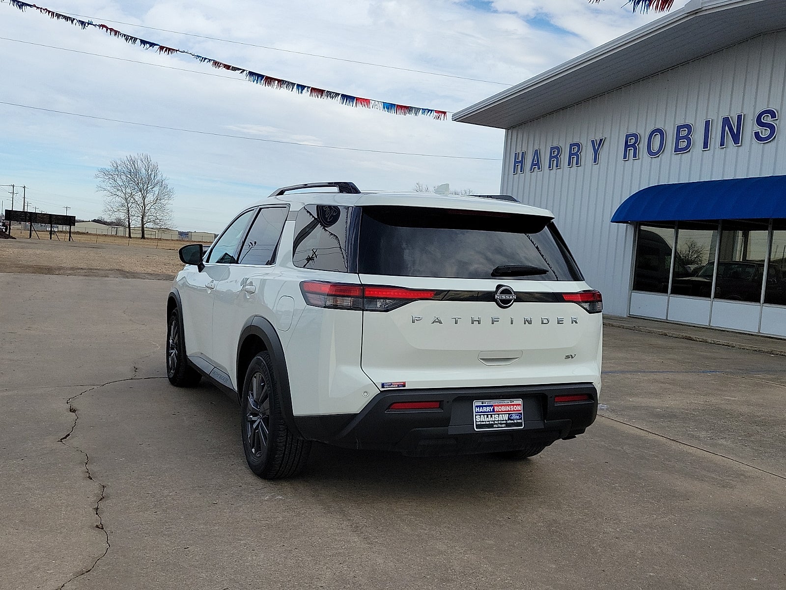 2023 Nissan Pathfinder SV