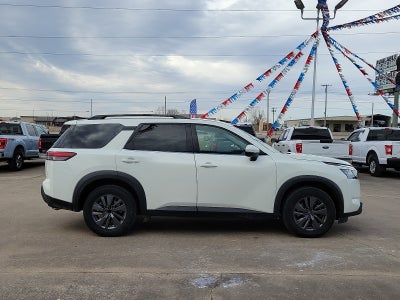 2023 Nissan Pathfinder SV