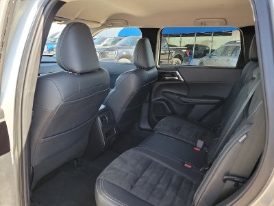 2024 Mitsubishi Outlander SE