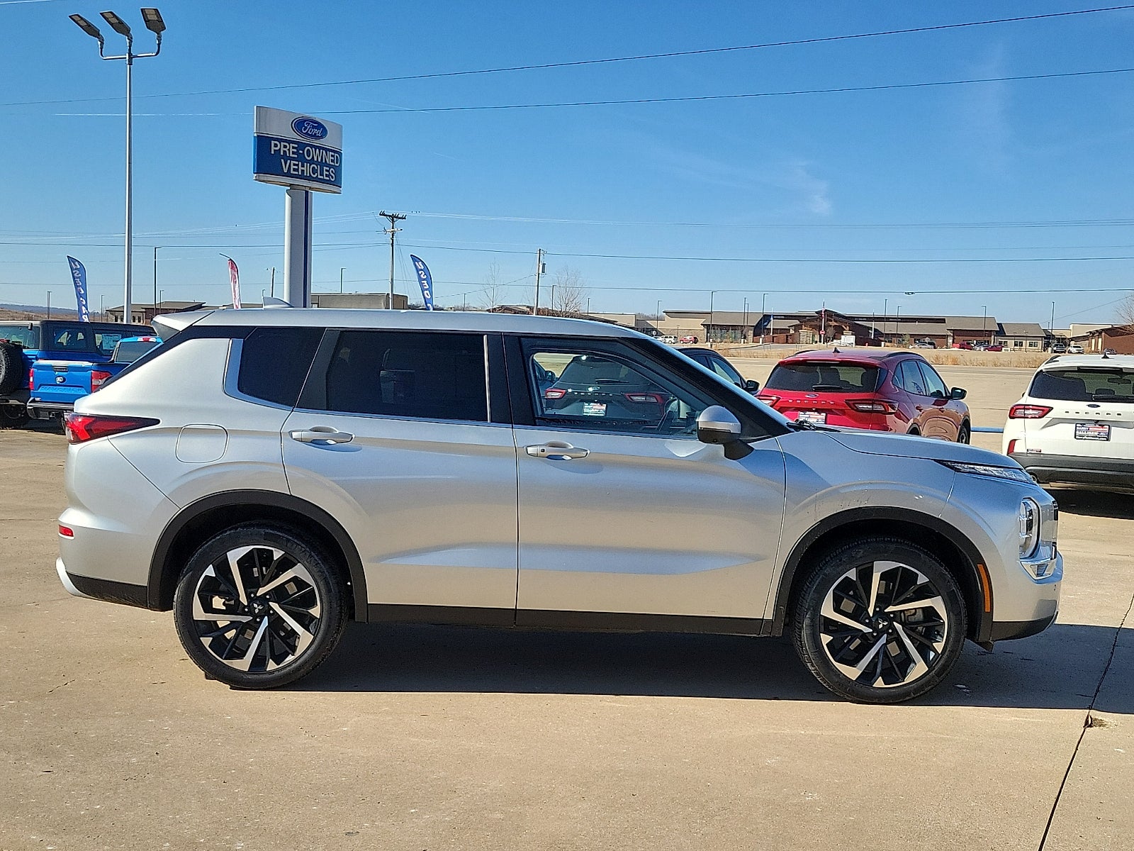 2024 Mitsubishi Outlander SE