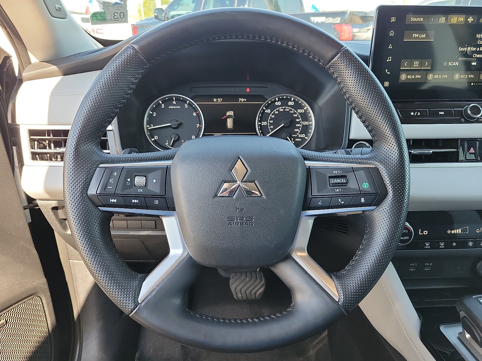 2025 Mitsubishi Outlander SE