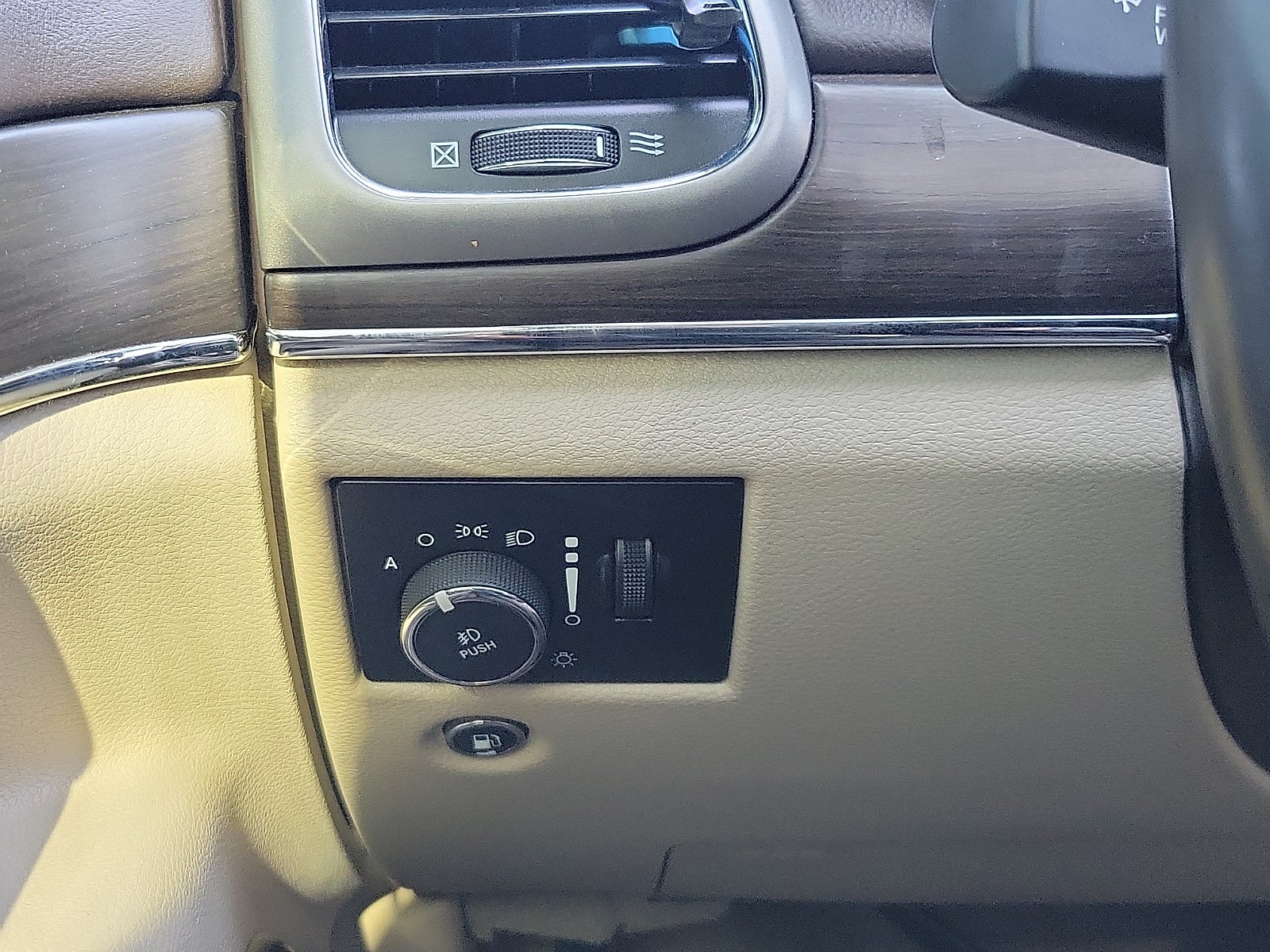 2018 Jeep Grand Cherokee Overland 4x2