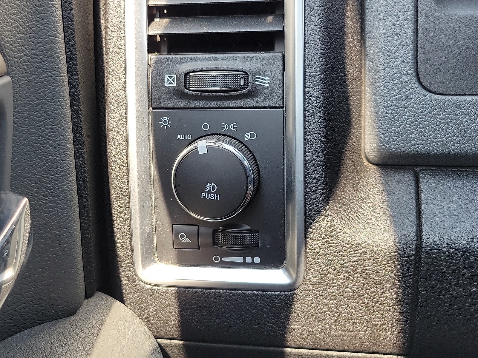 2018 RAM 1500 Big Horn Crew Cab 4x2 5'7" Box