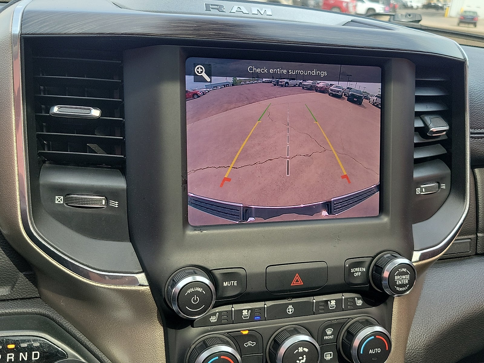 2019 RAM 1500 Laramie Crew Cab 4x2 5'7" Box