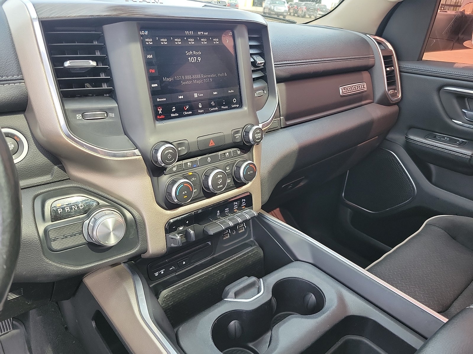 2019 RAM 1500 Laramie Crew Cab 4x2 5'7" Box