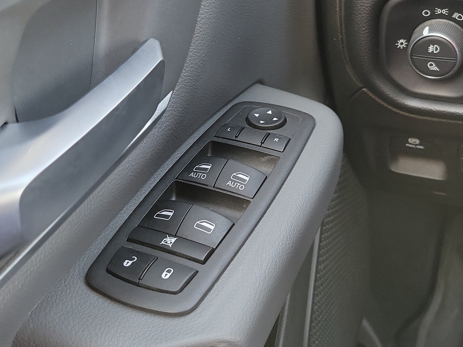 2022 RAM 1500 Big Horn Crew Cab 4x4 5'7" Box