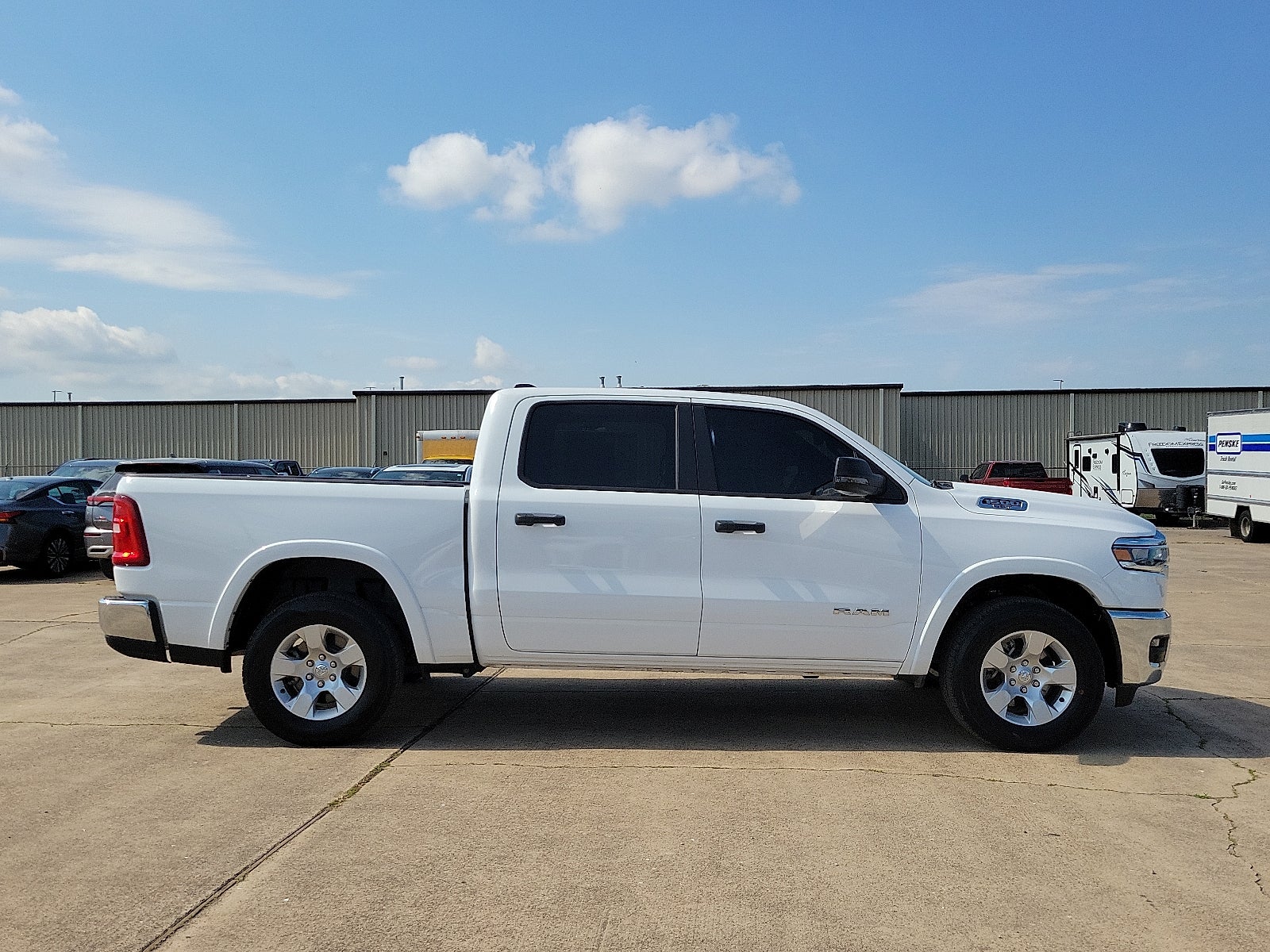 2025 RAM 1500 Big Horn Crew Cab 4x4 5'7" Box