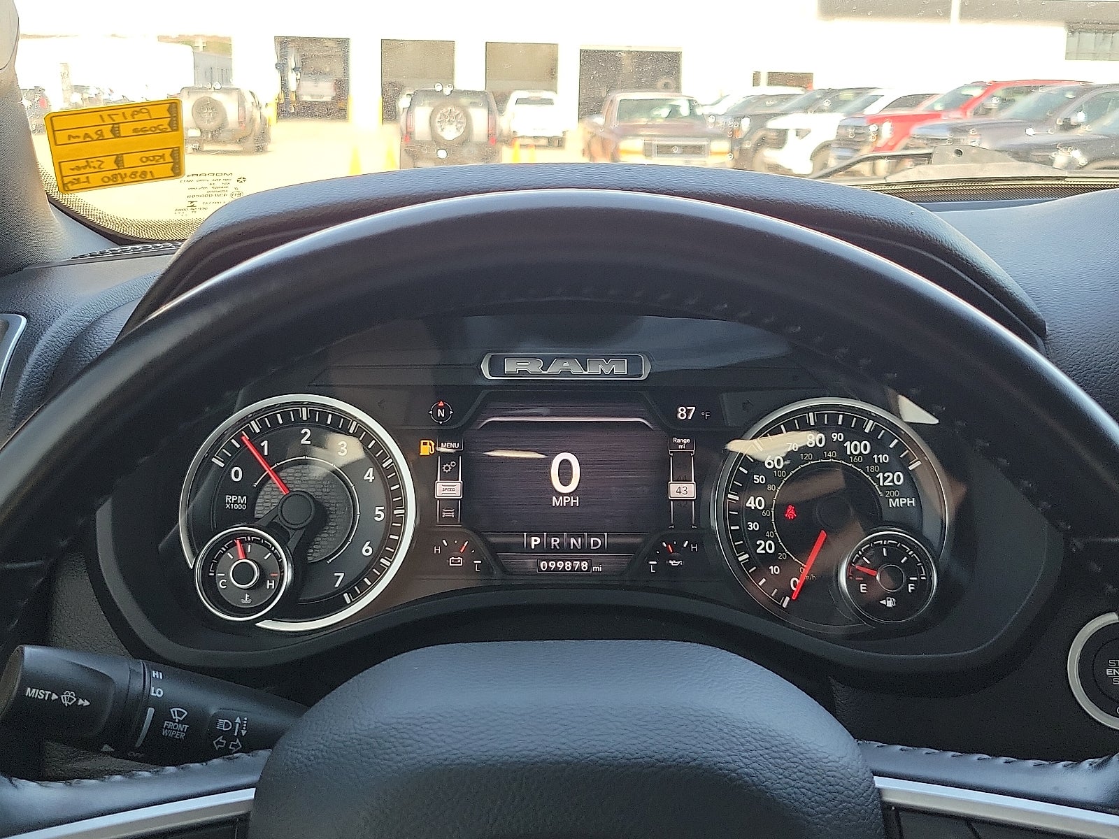 2022 RAM 1500 Big Horn Crew Cab 4x4 5'7" Box