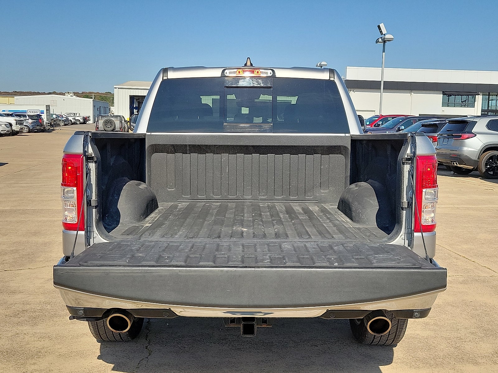 2022 RAM 1500 Big Horn Crew Cab 4x4 5'7" Box