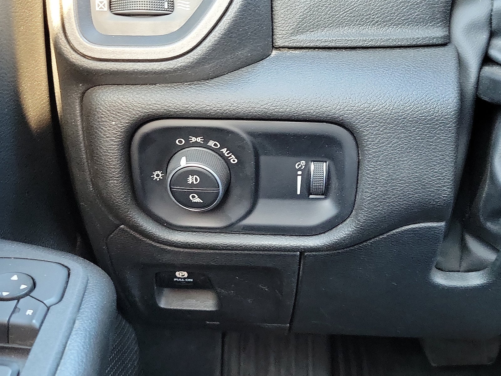 2025 RAM 1500 Warlock Crew Cab 4x4 5'7" Box