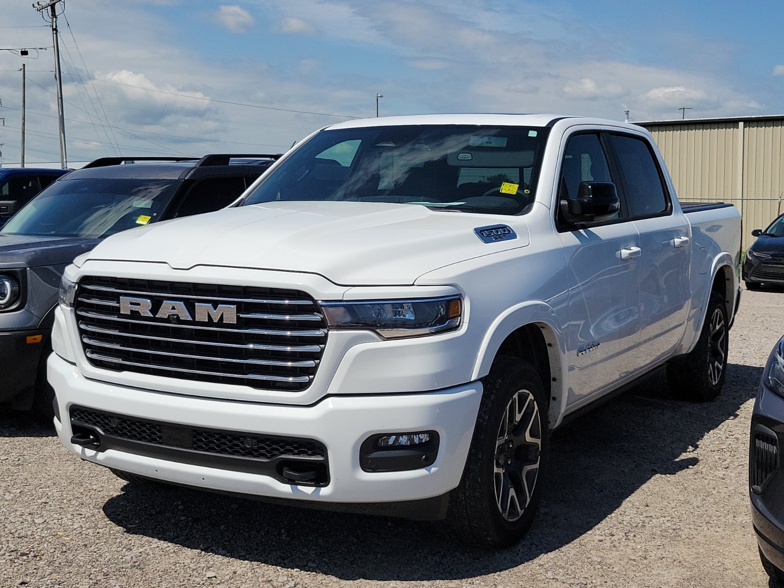 2025 RAM 1500 Laramie Crew Cab 4x4 5'7" Box