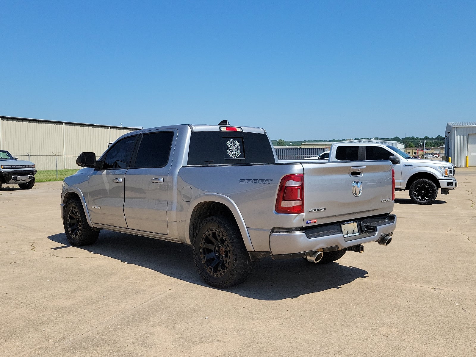 2021 RAM 1500 Laramie Crew Cab 4x4 5'7" Box