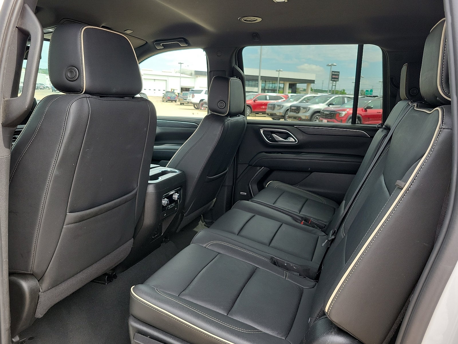 2024 GMC Yukon XL SLT