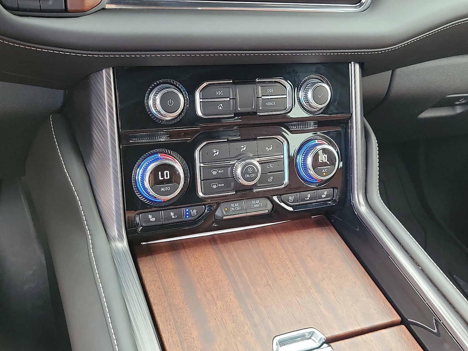 2024 GMC Yukon Denali Ultimate