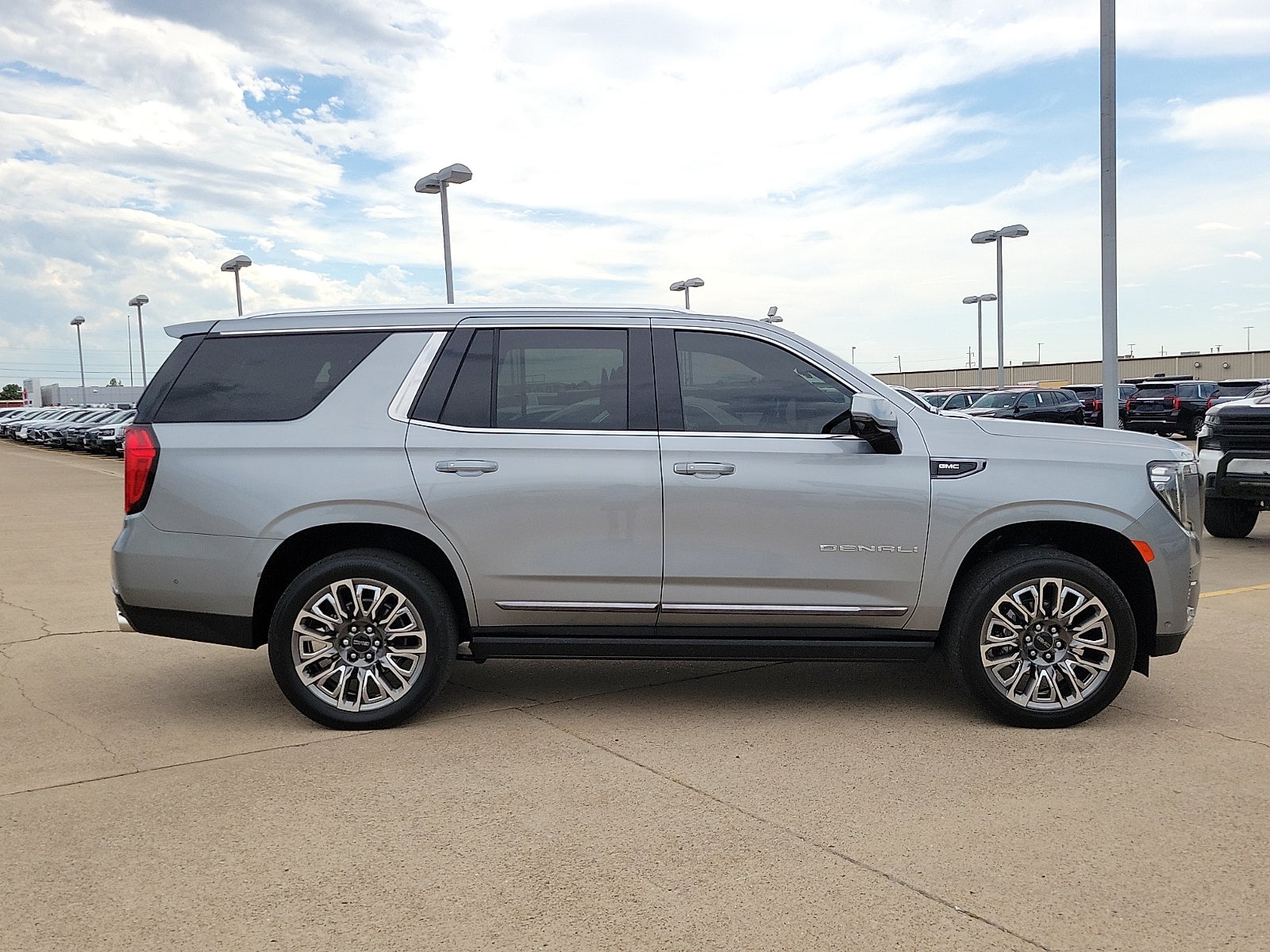 2024 GMC Yukon Denali Ultimate