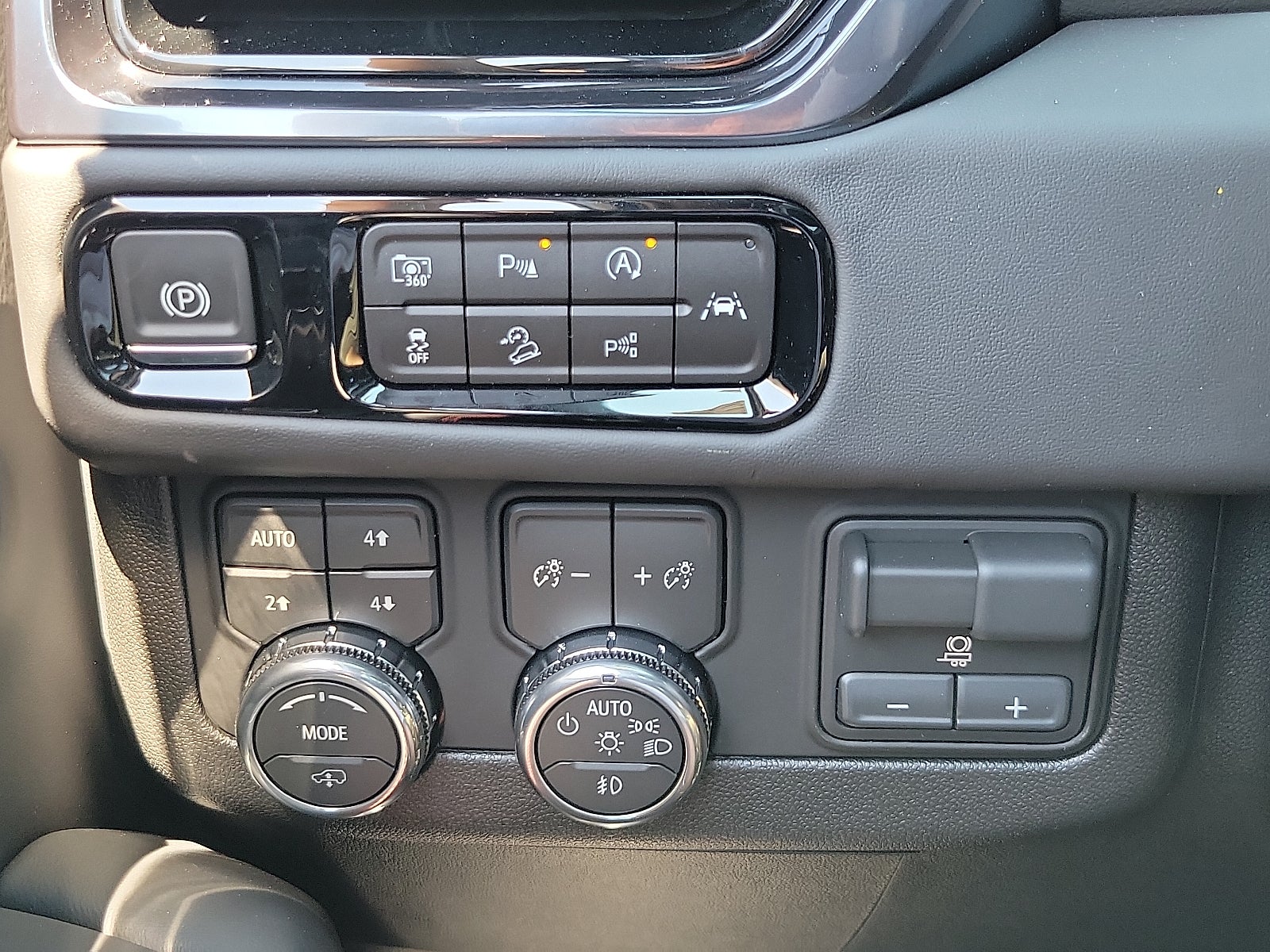 2025 GMC Yukon AT4 Ultimate