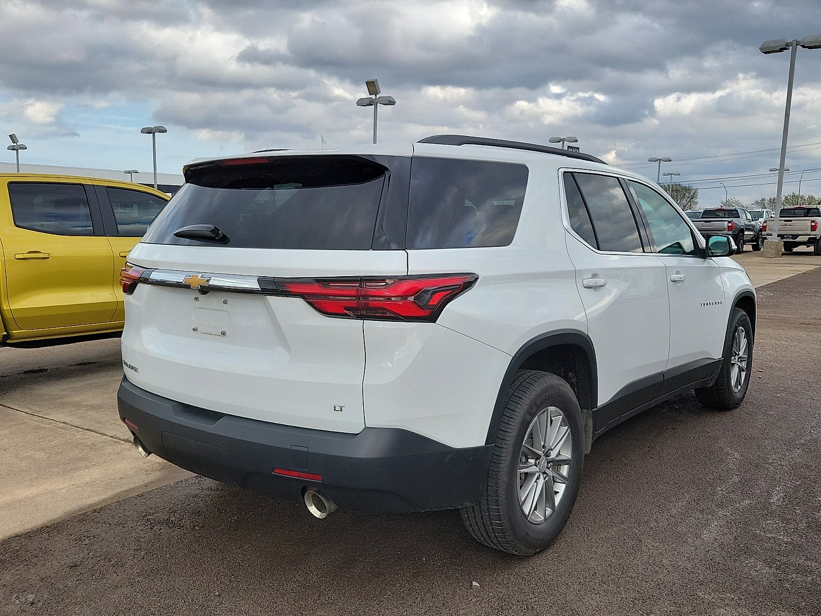 2023 Chevrolet Traverse LT Leather