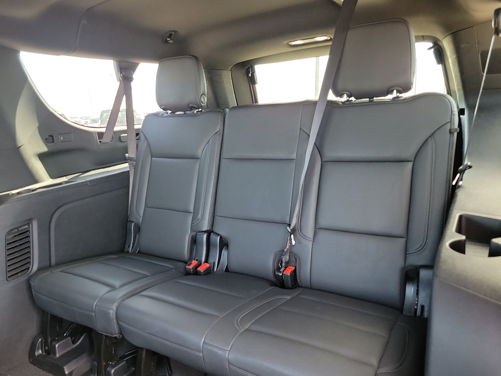 2025 Chevrolet Suburban LT