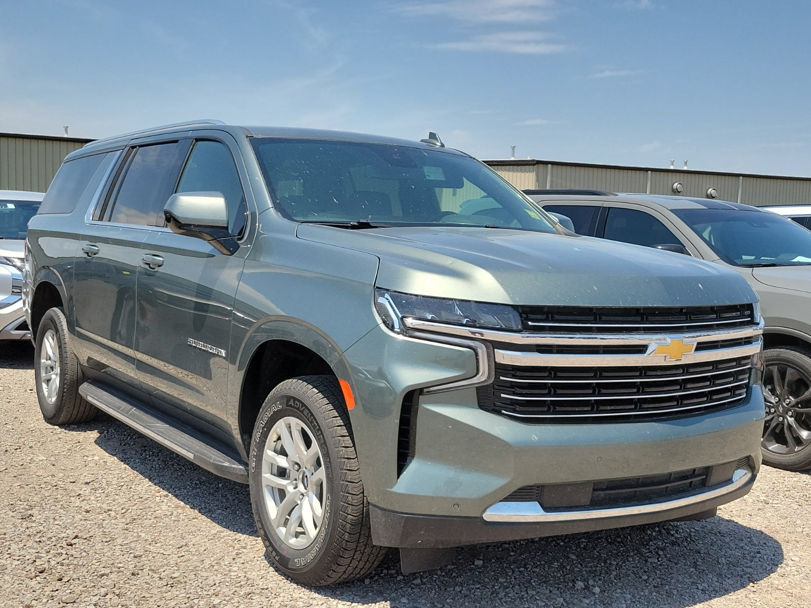 2024 Chevrolet Suburban LT