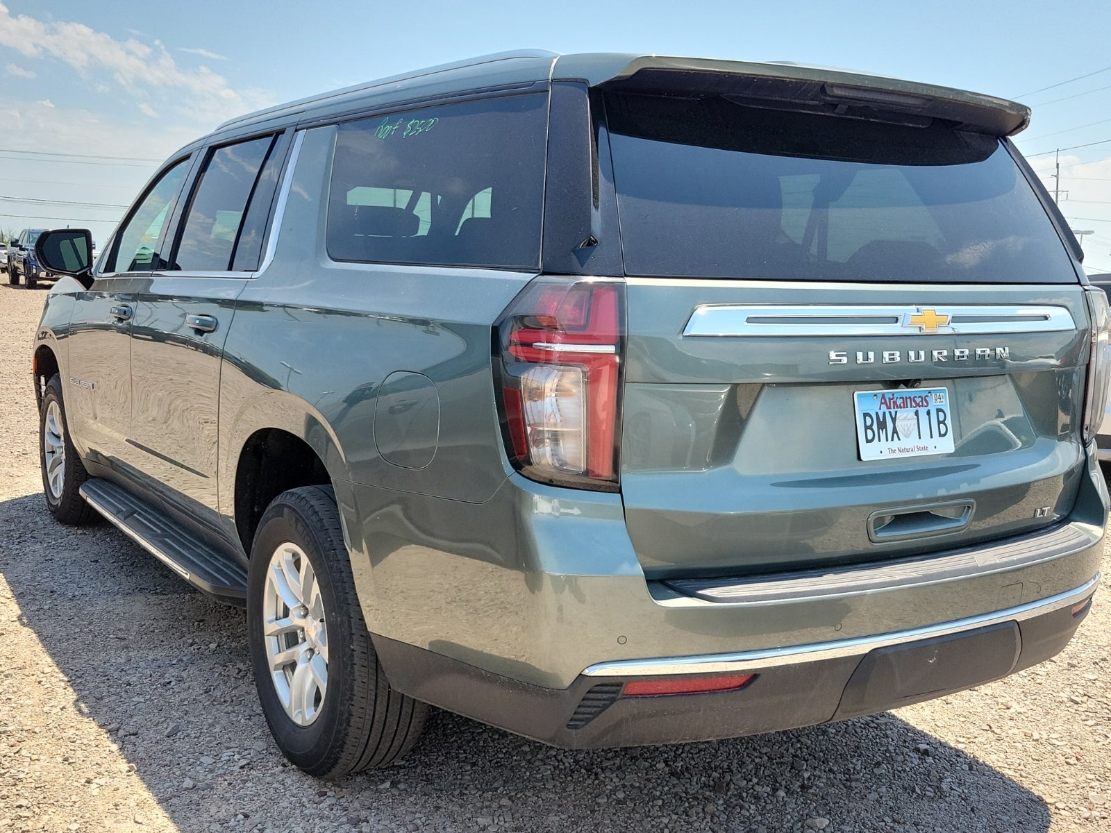 2024 Chevrolet Suburban LT