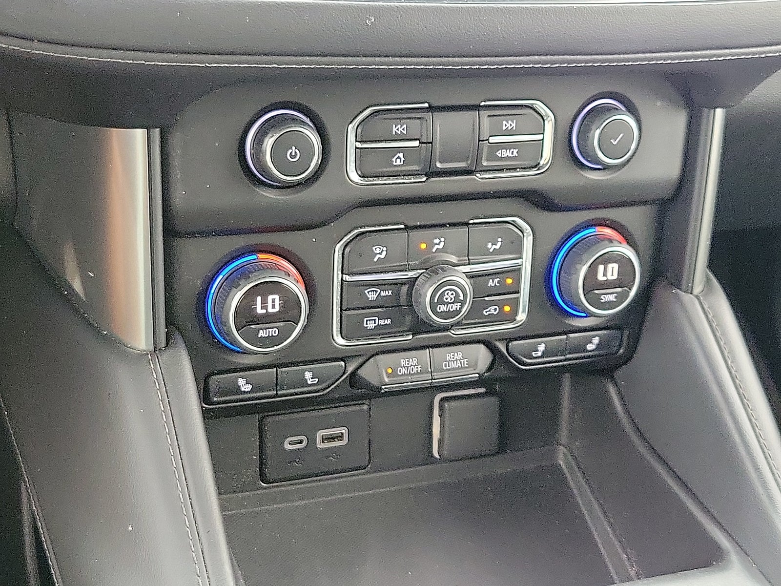 2022 Chevrolet Suburban LT