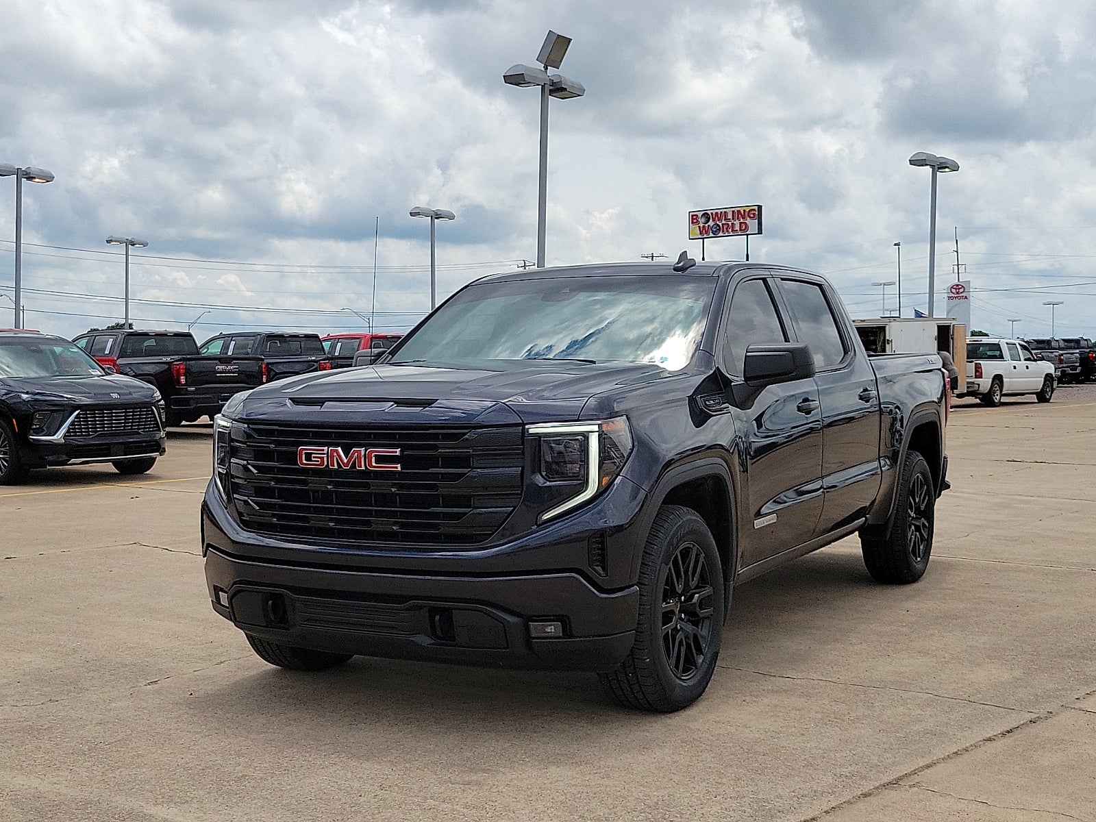 2023 GMC Sierra 1500 Elevation