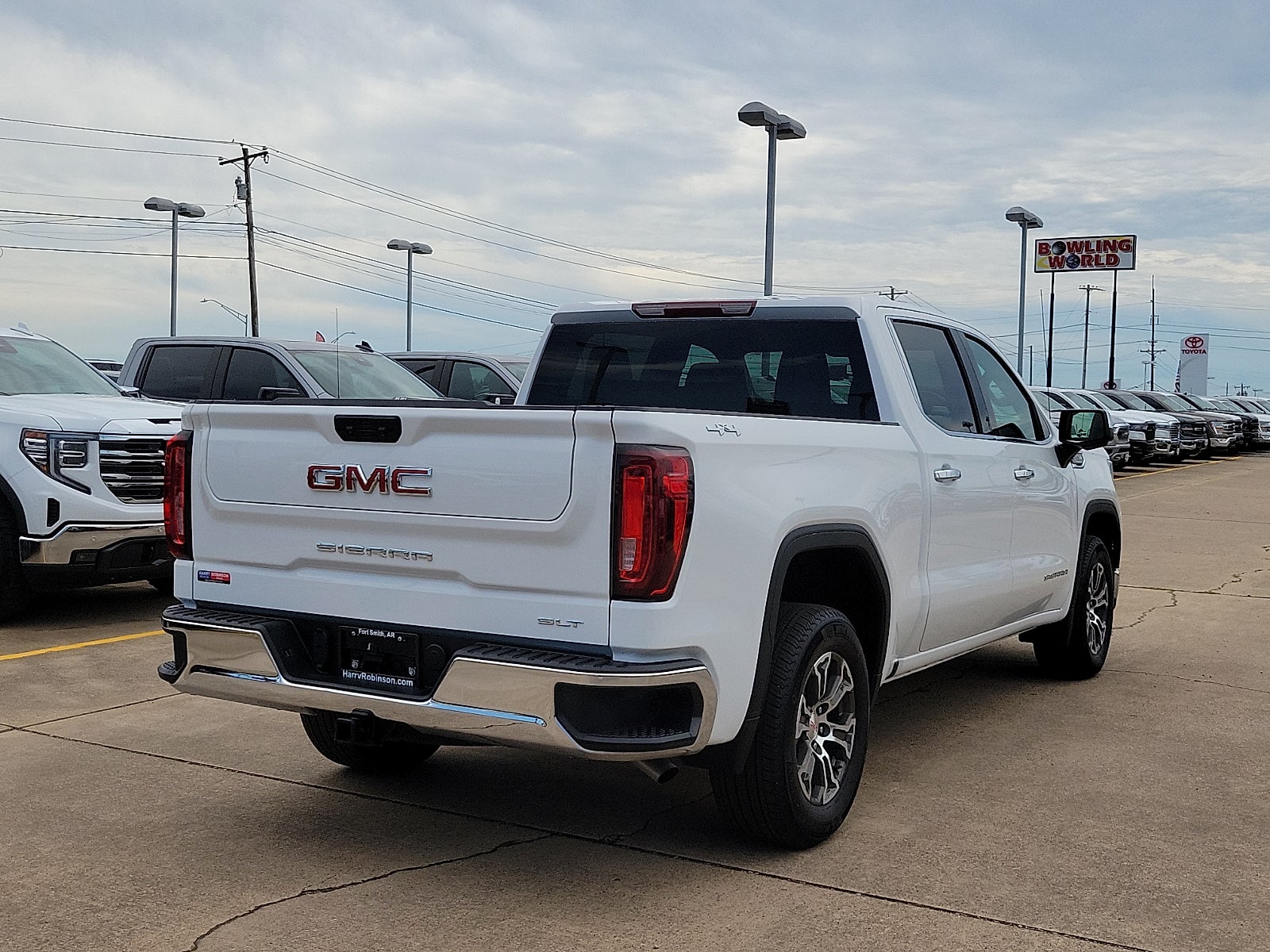 2026 GMC Sierra 1500 SLT