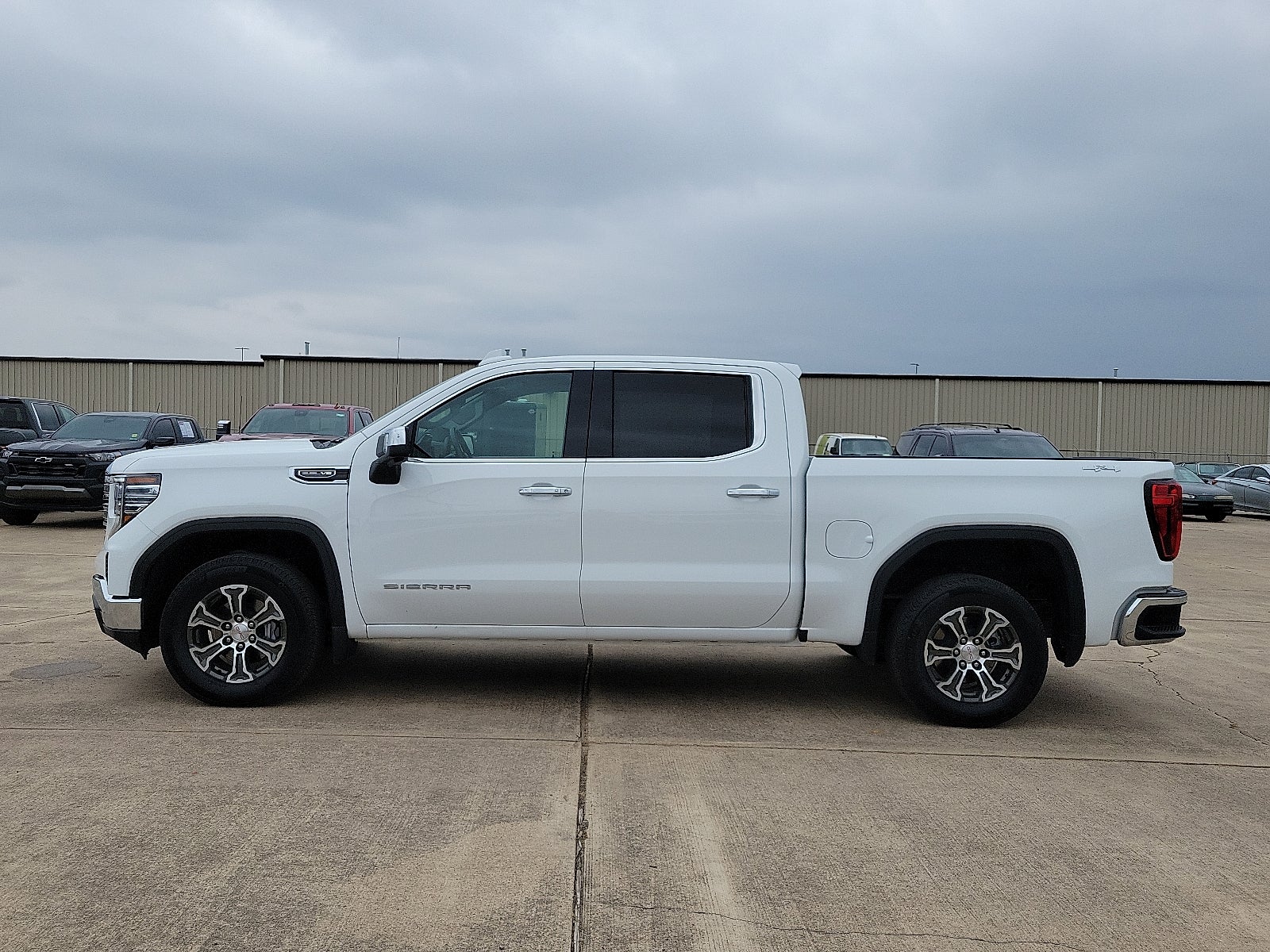 2025 GMC Sierra 1500 SLT