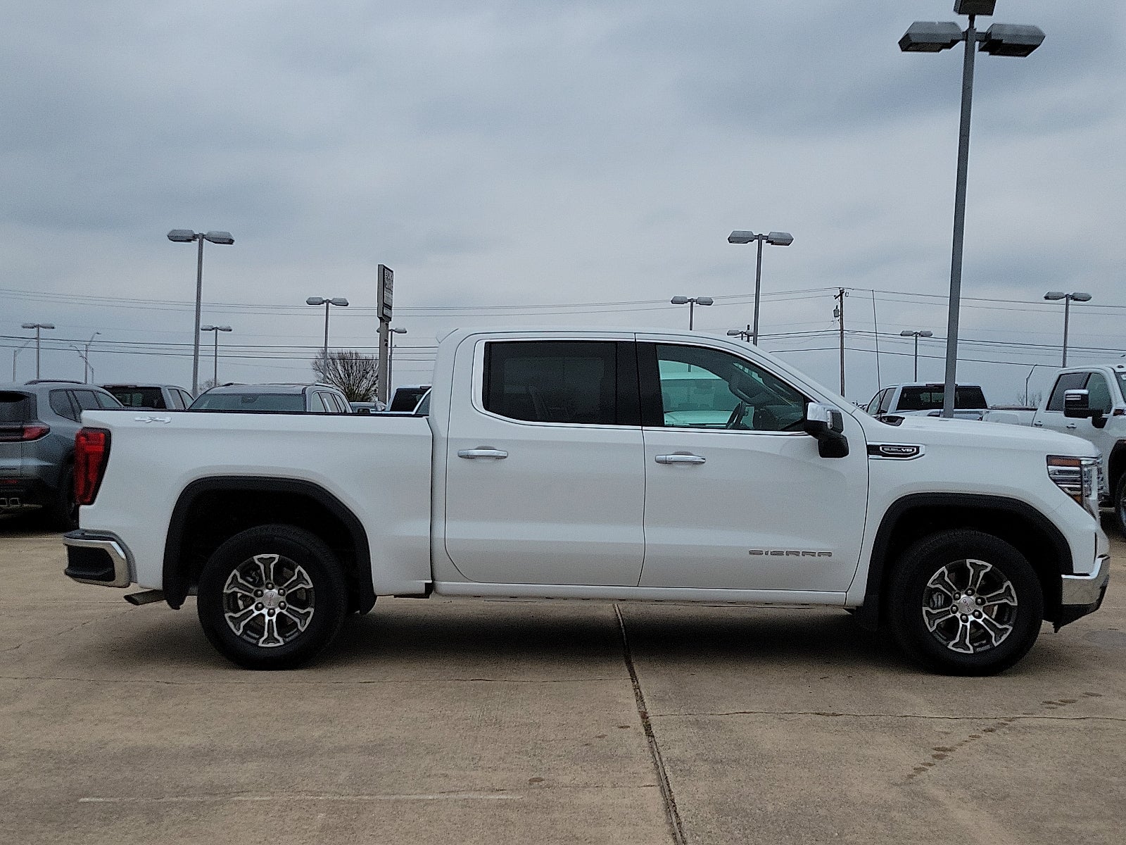 2025 GMC Sierra 1500 SLT