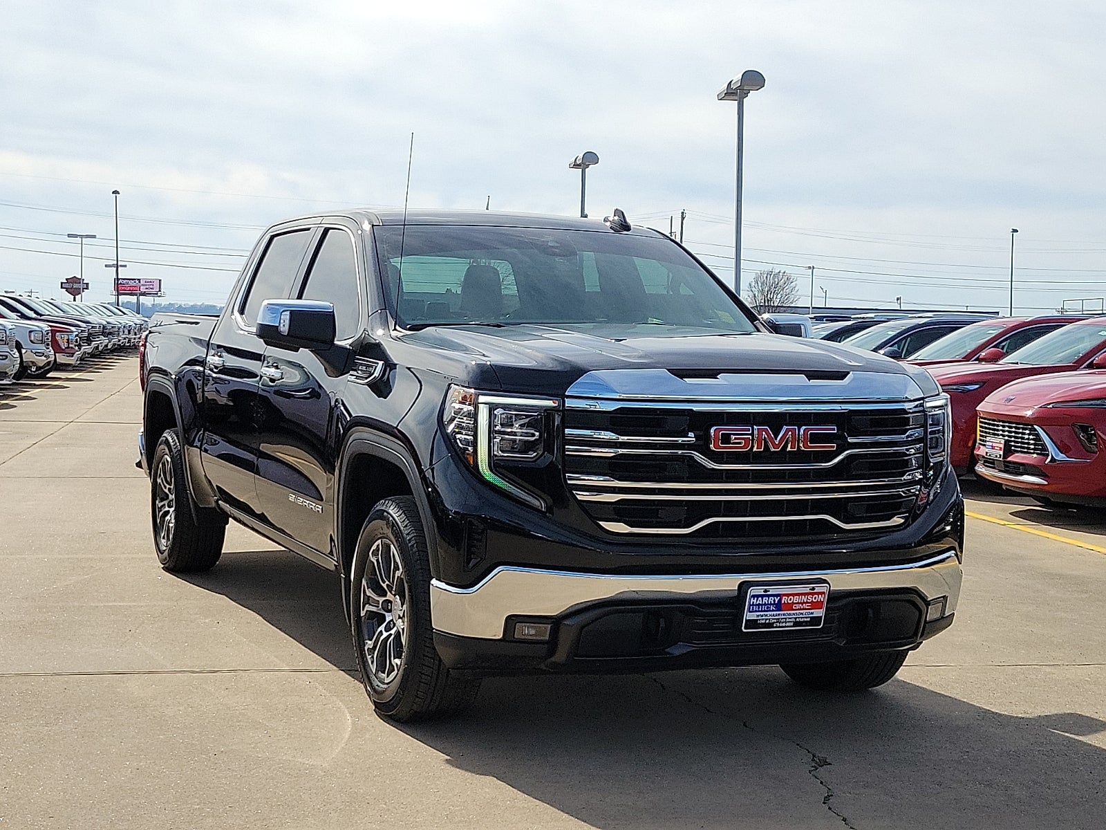 2025 GMC Sierra 1500 SLT