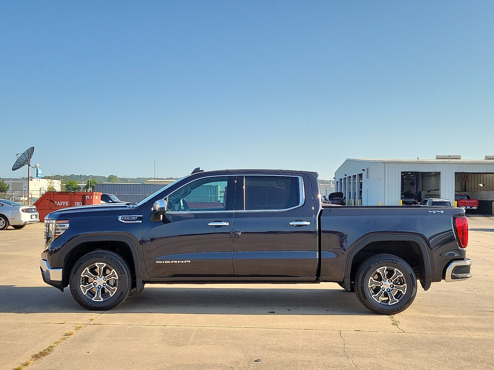 2024 GMC Sierra 1500 SLT
