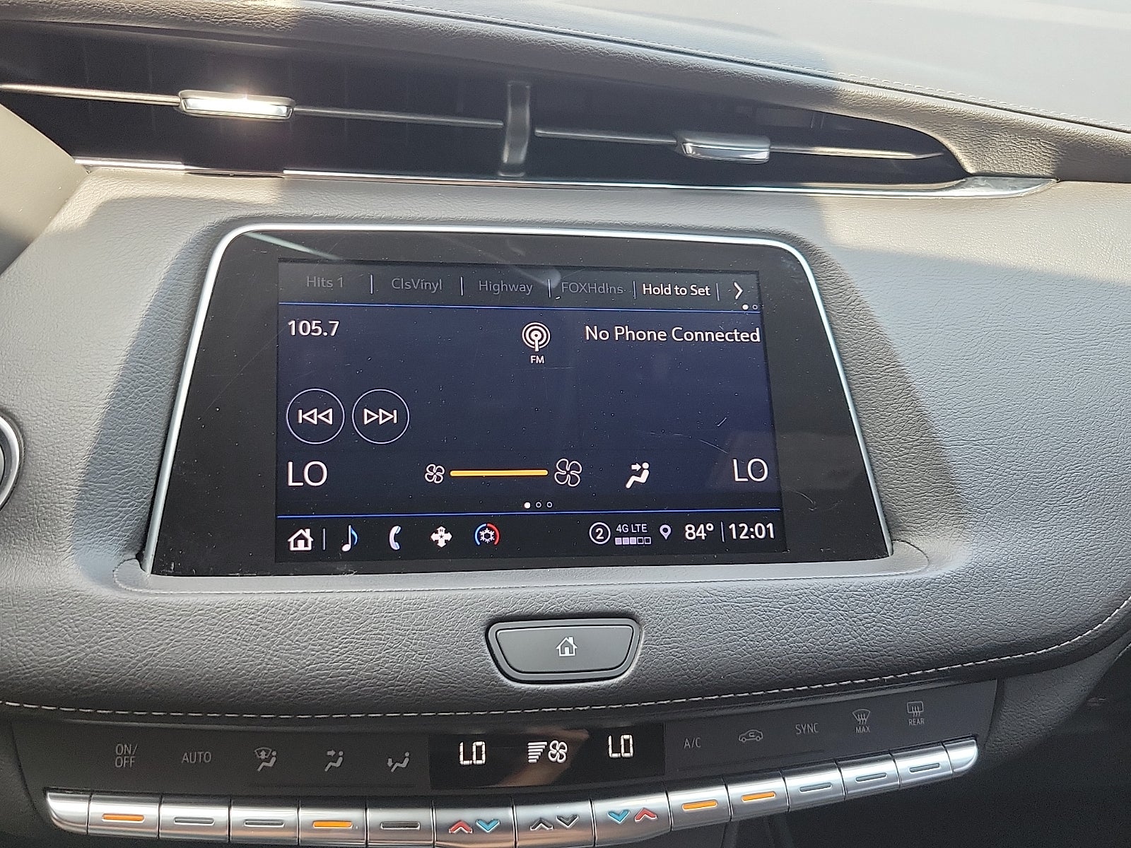 2022 Cadillac XT4 Premium Luxury
