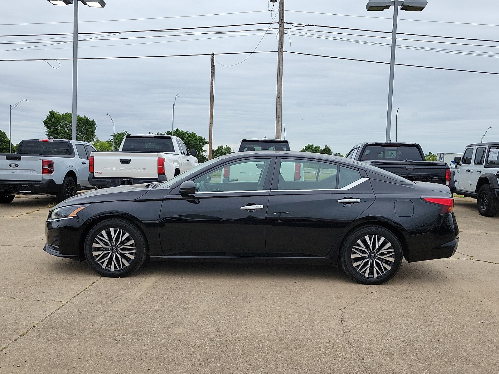 2025 Nissan Altima SV