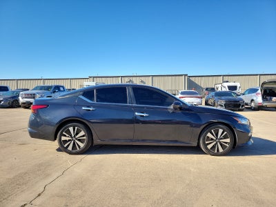 2022 Nissan Altima SV FWD