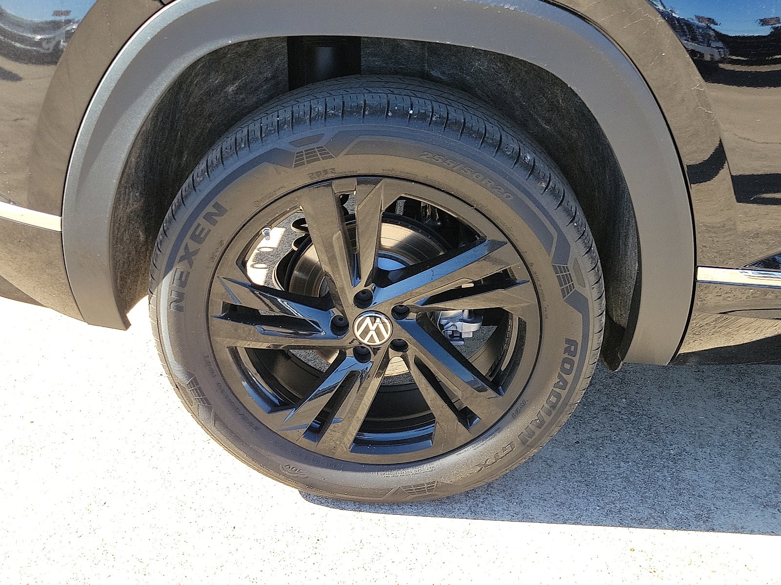 2024 Volkswagen Atlas Cross Sport 2.0T SEL R-Line