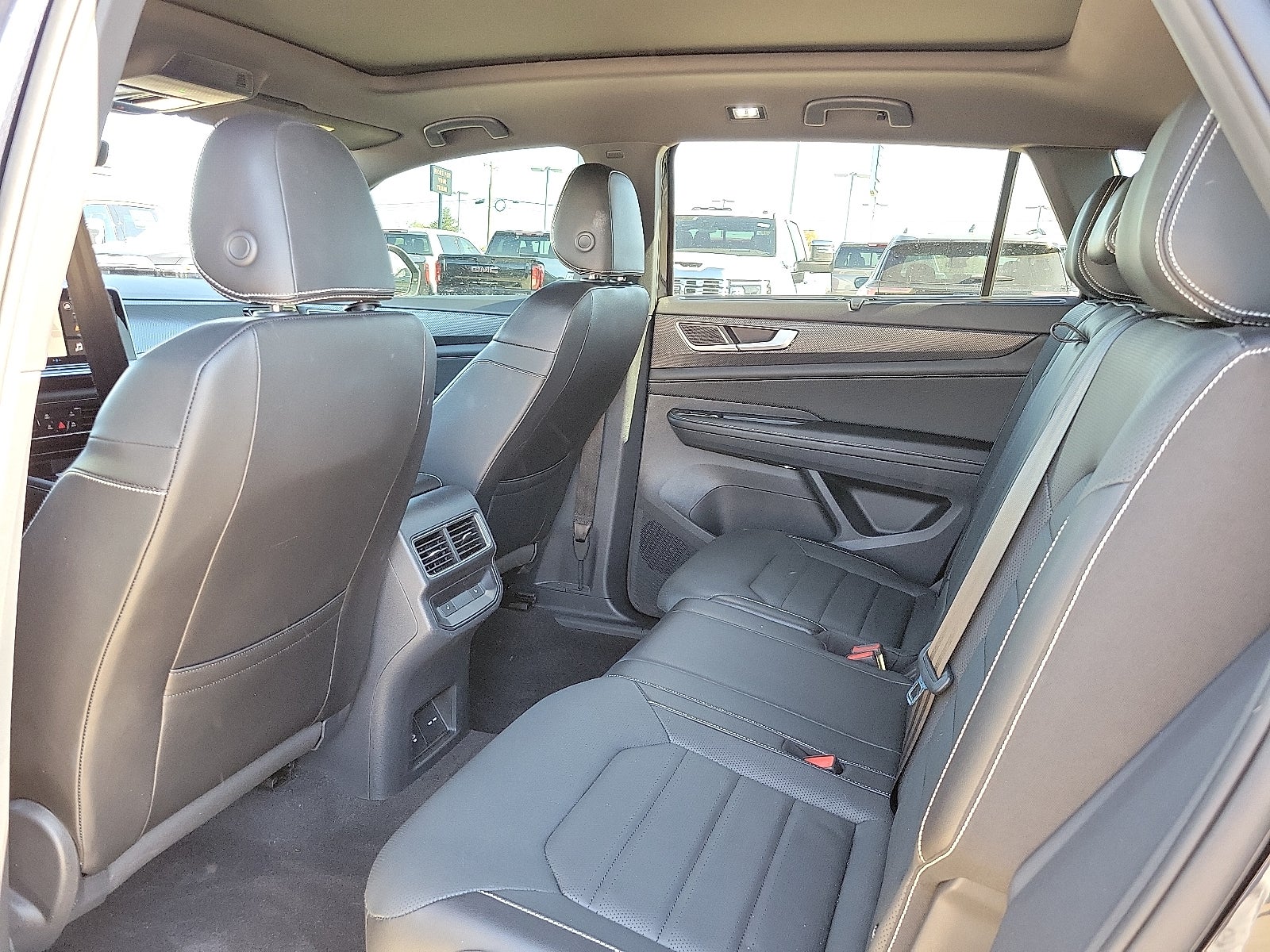 2024 Volkswagen Atlas Cross Sport 2.0T SEL R-Line