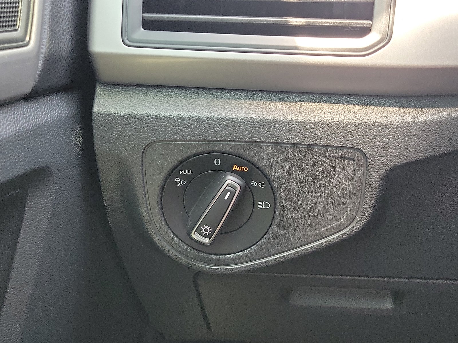 2021 Volkswagen Atlas 3.6L V6 SE w/Technology R-Line