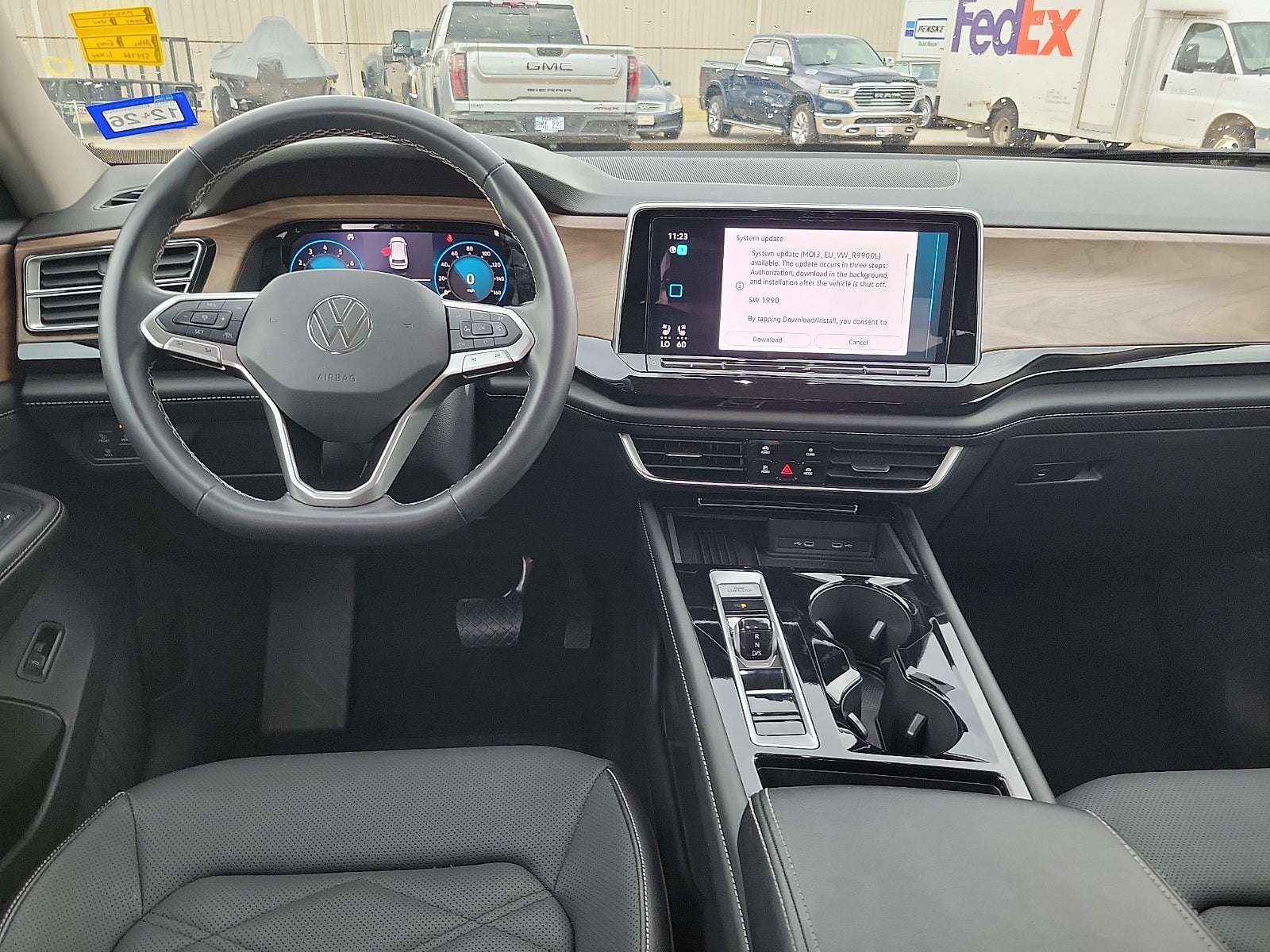 2025 Volkswagen Atlas 2.0T SE w/Technology