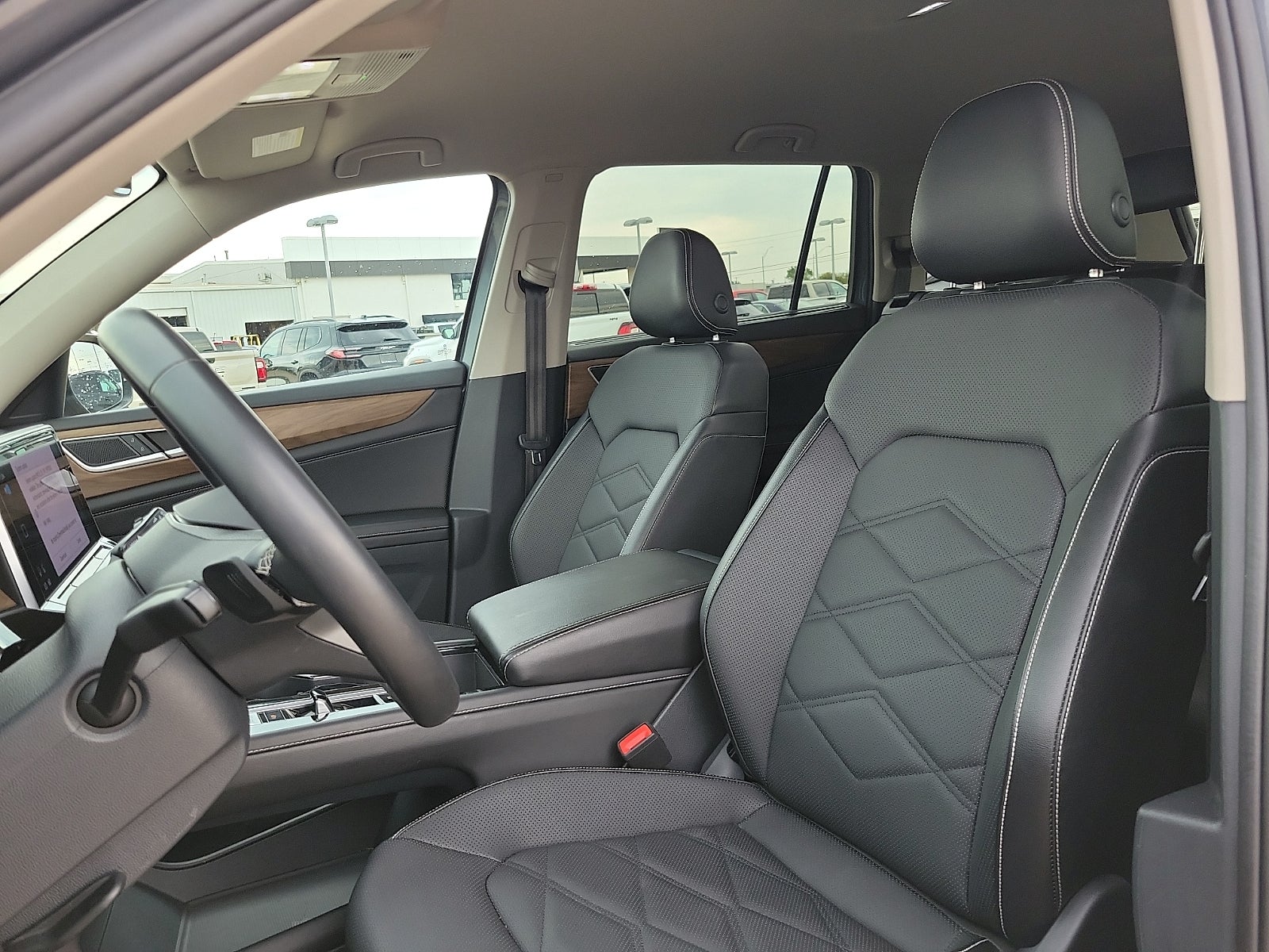 2025 Volkswagen Atlas 2.0T SE w/Technology
