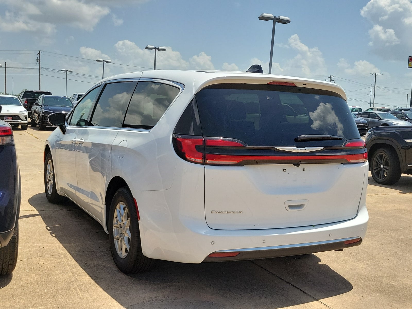 2026 Chrysler Pacifica Select