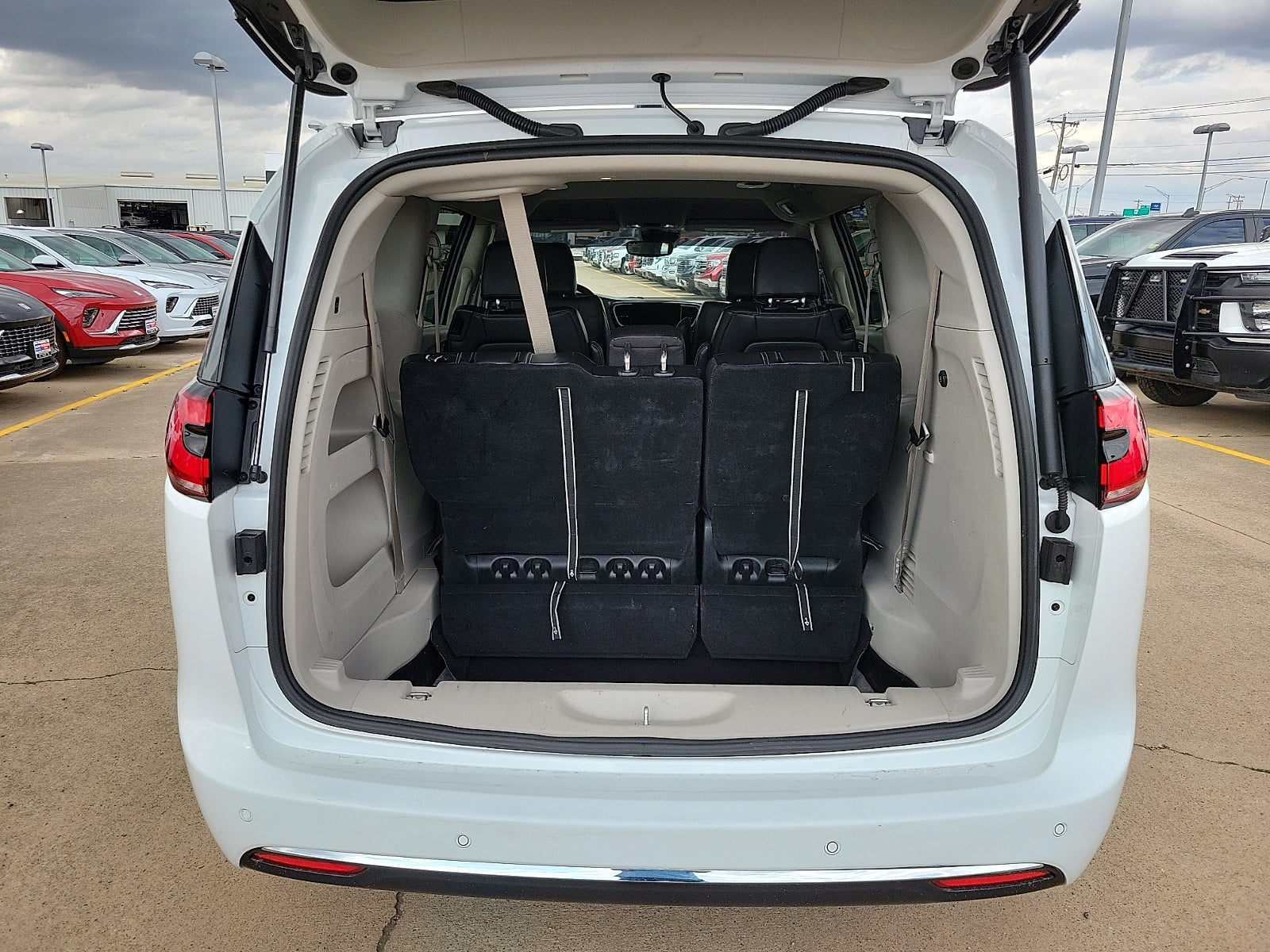 2024 Chrysler Pacifica Touring L