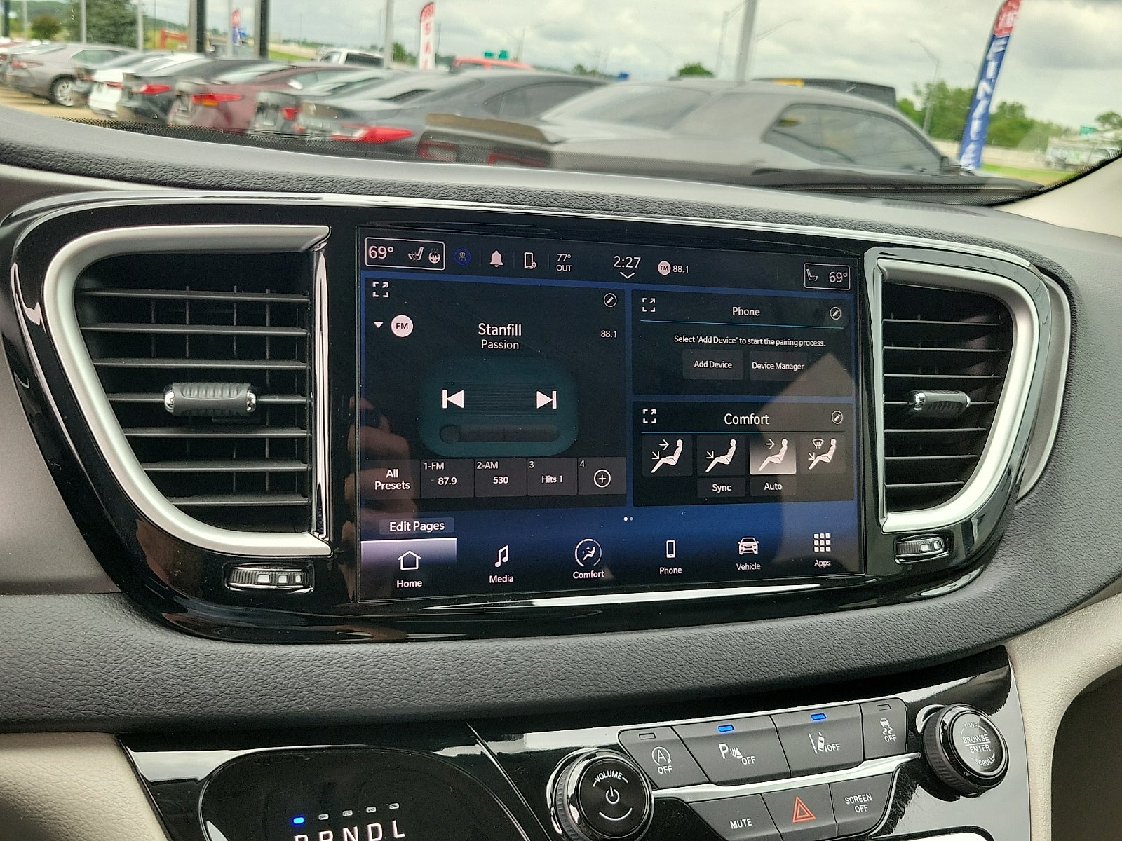 2024 Chrysler Pacifica Touring L