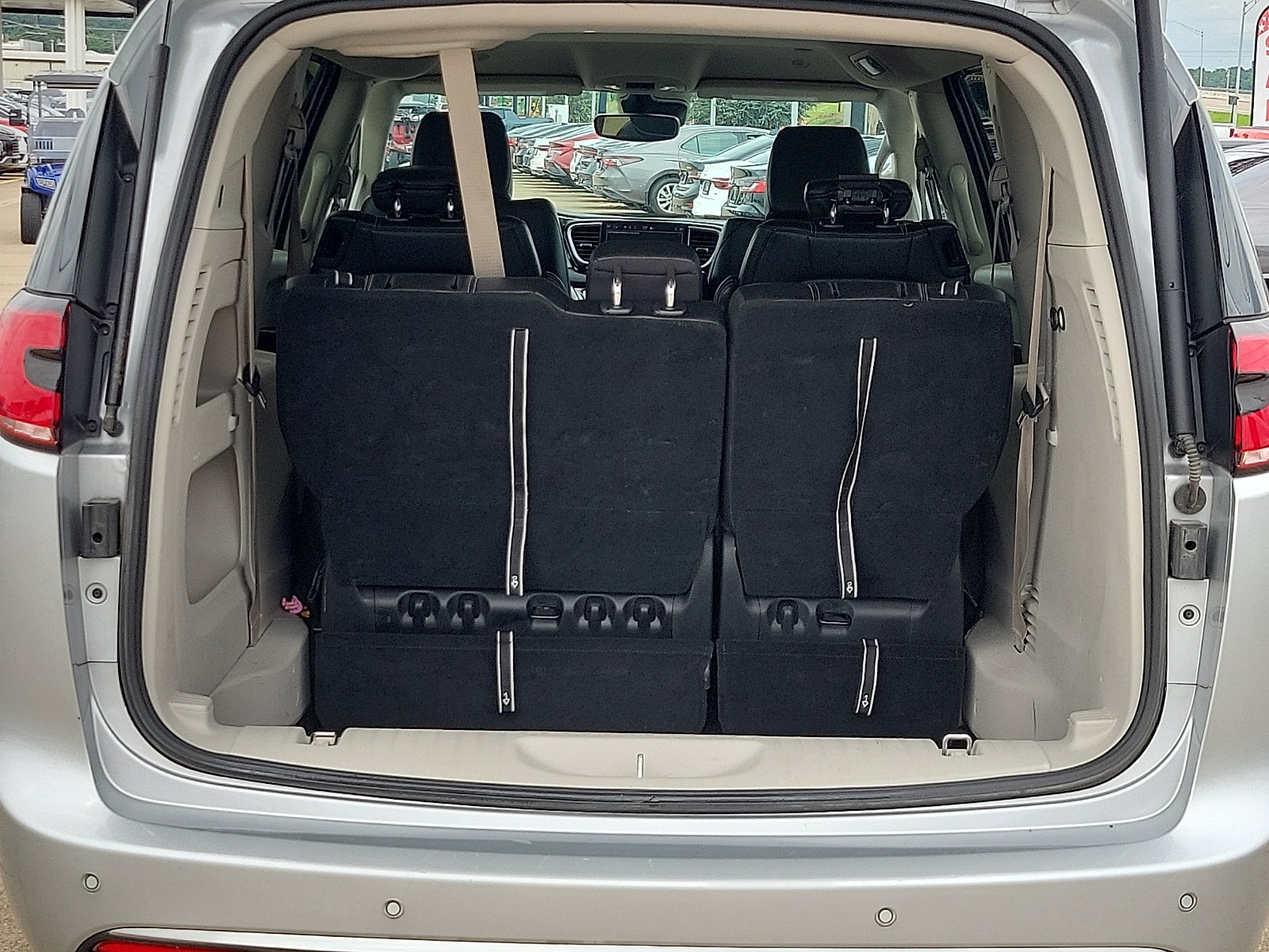 2024 Chrysler Pacifica Touring L